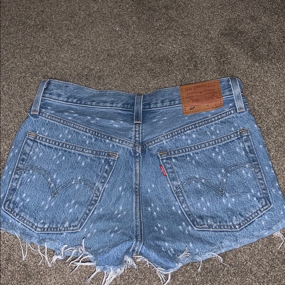 Denim levi’s with cute design! - Picture 1 of 2
